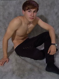 Muscled boy Akelo and his sexy ass