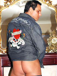 Marcello the stud strips out of his denim outfit and wanks his cock