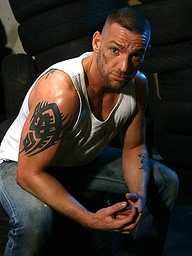 MAture man shows his ripped body and shaved cock