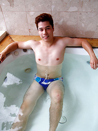 My straight mate Ryan Kai showing off his cock in the hot tub